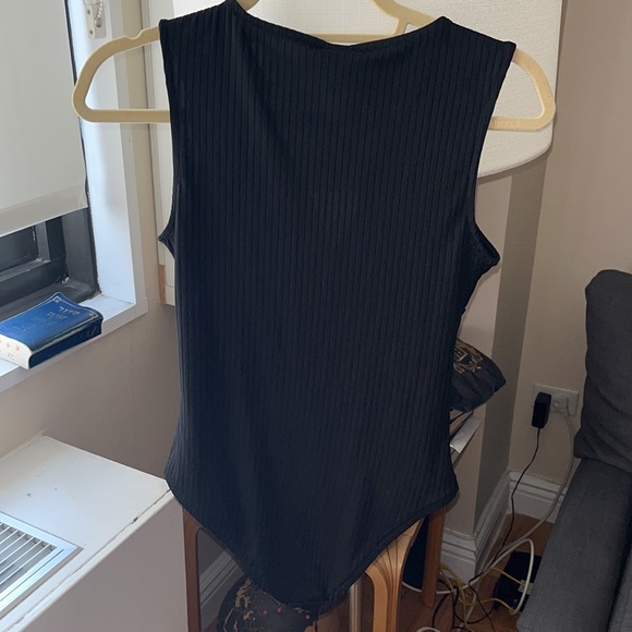 H&M bodysuit - v neck ribbed texture size S - Picture 4 of 7